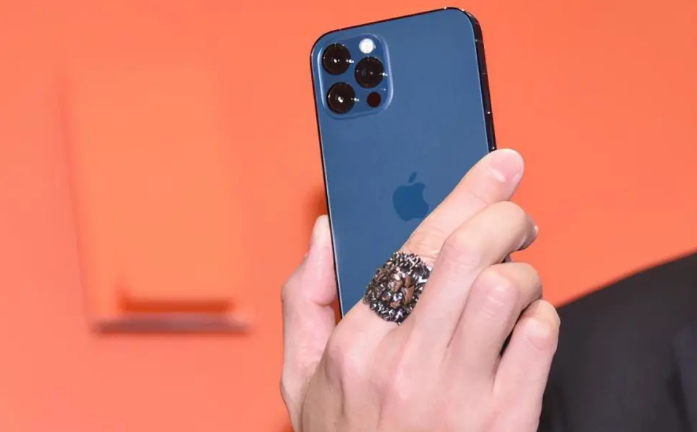 番阳镇苹果手机维修分享iPhone12系列重启方法教程 